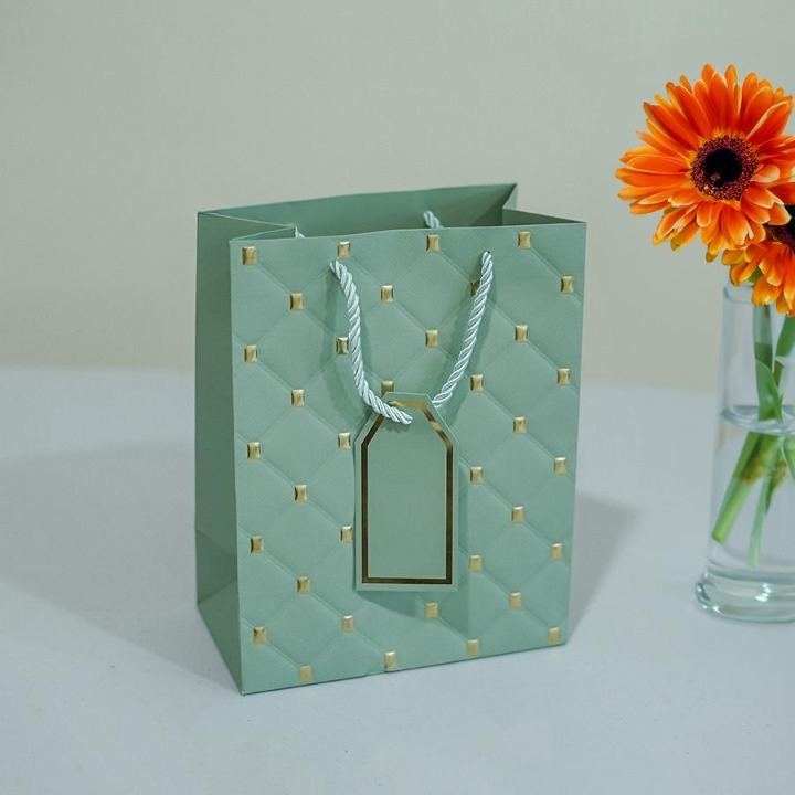 

Paper Bag Emboss Motif Polkadot Emas Tas Souvenir Goodie Bag Hadiah Hampers Tas Jinjing Paperbag