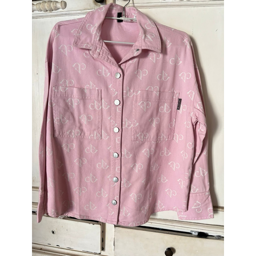 Kemeja denim HnM x Blackpink