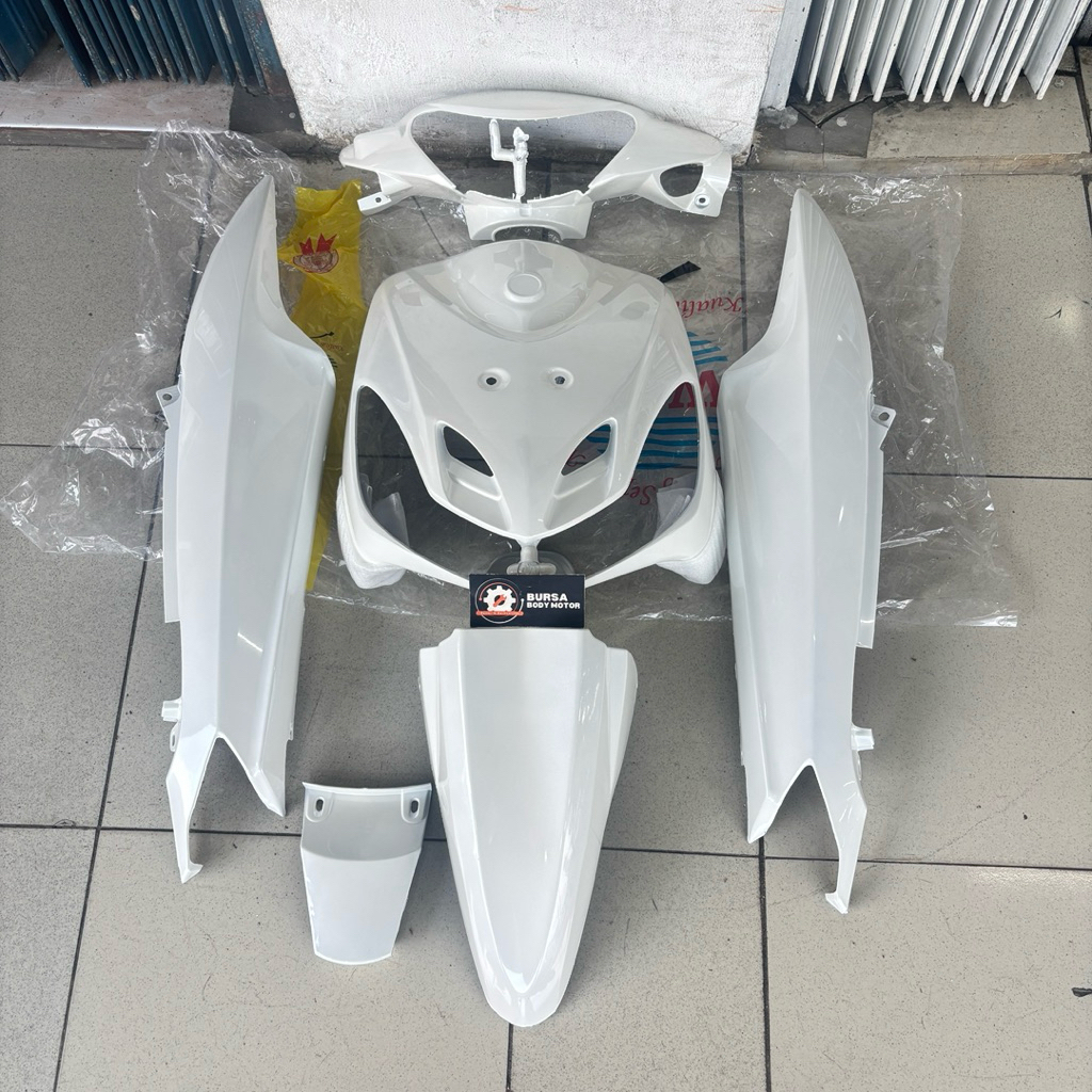 WIN - BODY HALUS YAMAHA MIO SMILE PUTIH