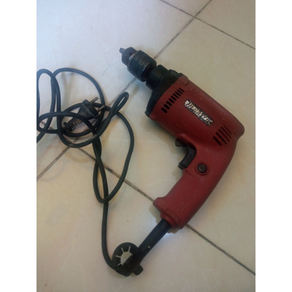 bor dril maktec ukuran 13mm bisa kanan kiri kondisi normal semua siap pakai kerja