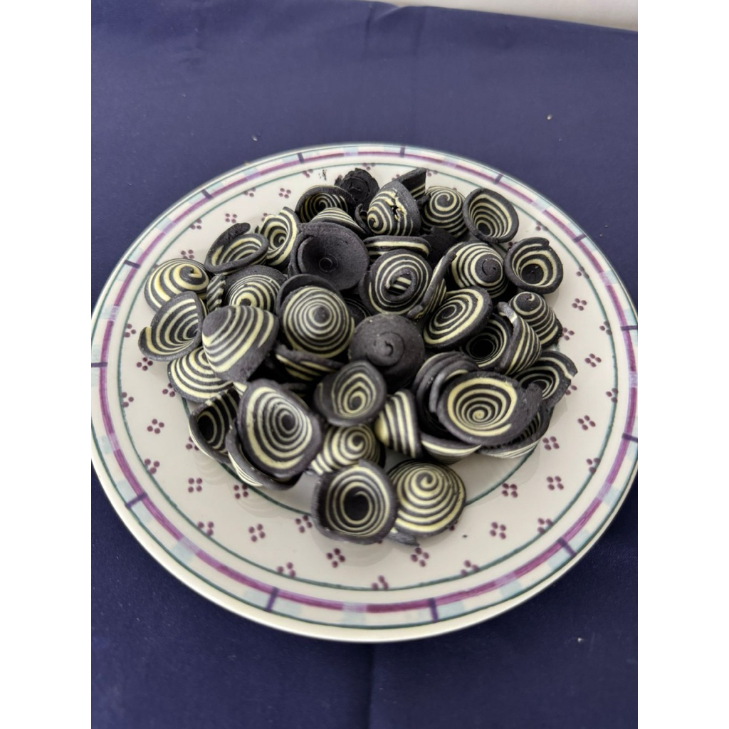 

Duaputrasnack - kue kuping gajah hitam/putih , rainbrow , contong mini