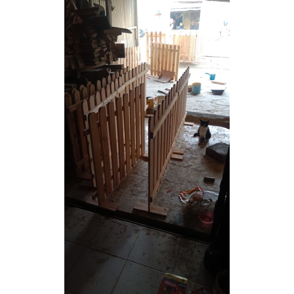 pagar rumah hiyasan kayu jati belanda