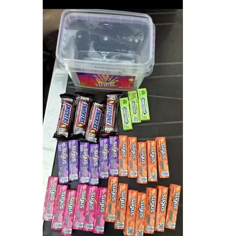 

paket permen sugus dan coklat snicker PRJ