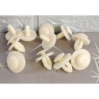 

KLIP HARDBOARD KWALITAS GRADE A. HARGA PER 10PCS | PANTHER TBR-52 | PANTHER TBR-541 | (LEHER BESAR) DAIHATSU TAFT GT. F70