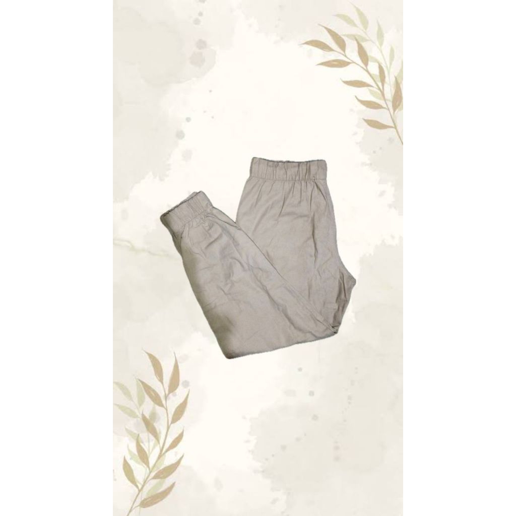 preloved celana (wrn khaki)