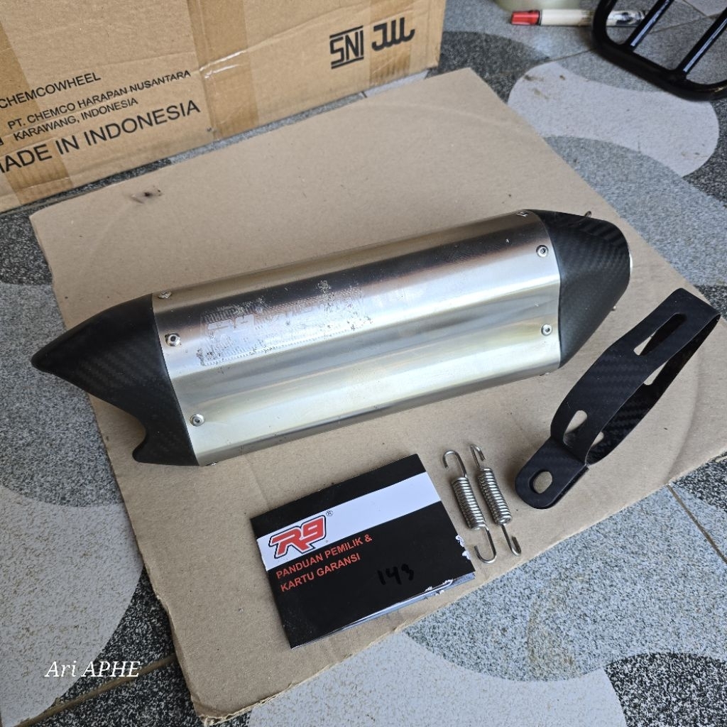 slincer silincer knalpot R9 VALENCIA CARBON original minus