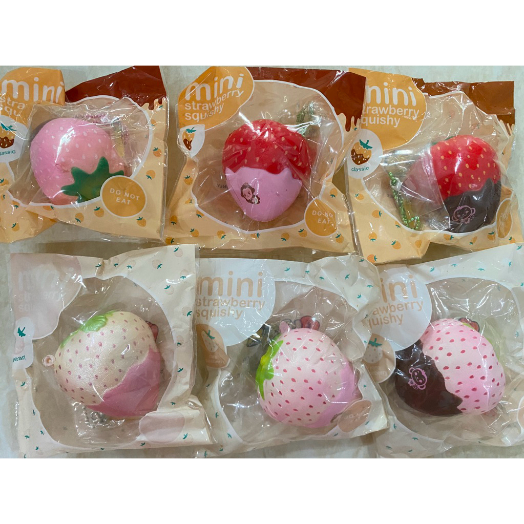 Puni Maru Mini Strawberry Squishy