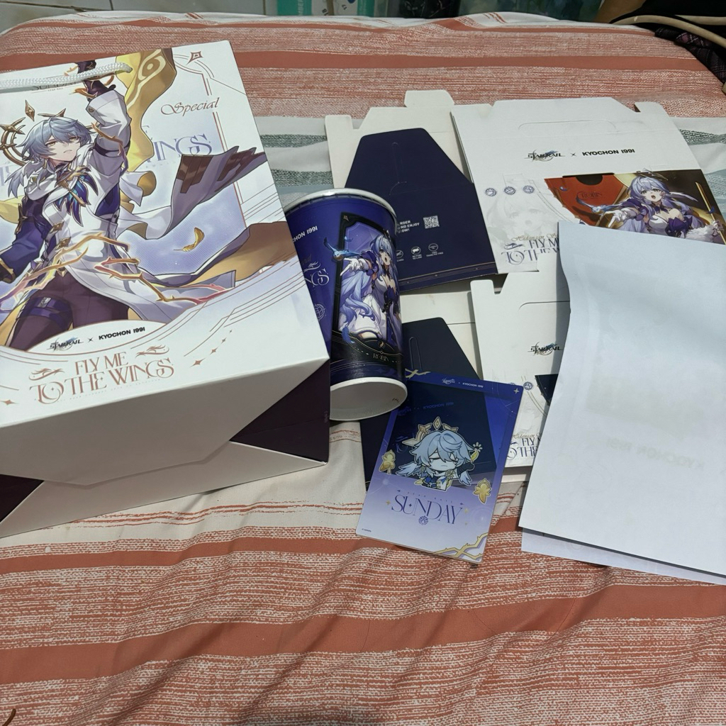 Honkai Star rail x Kyochon 1991 collab merchandise