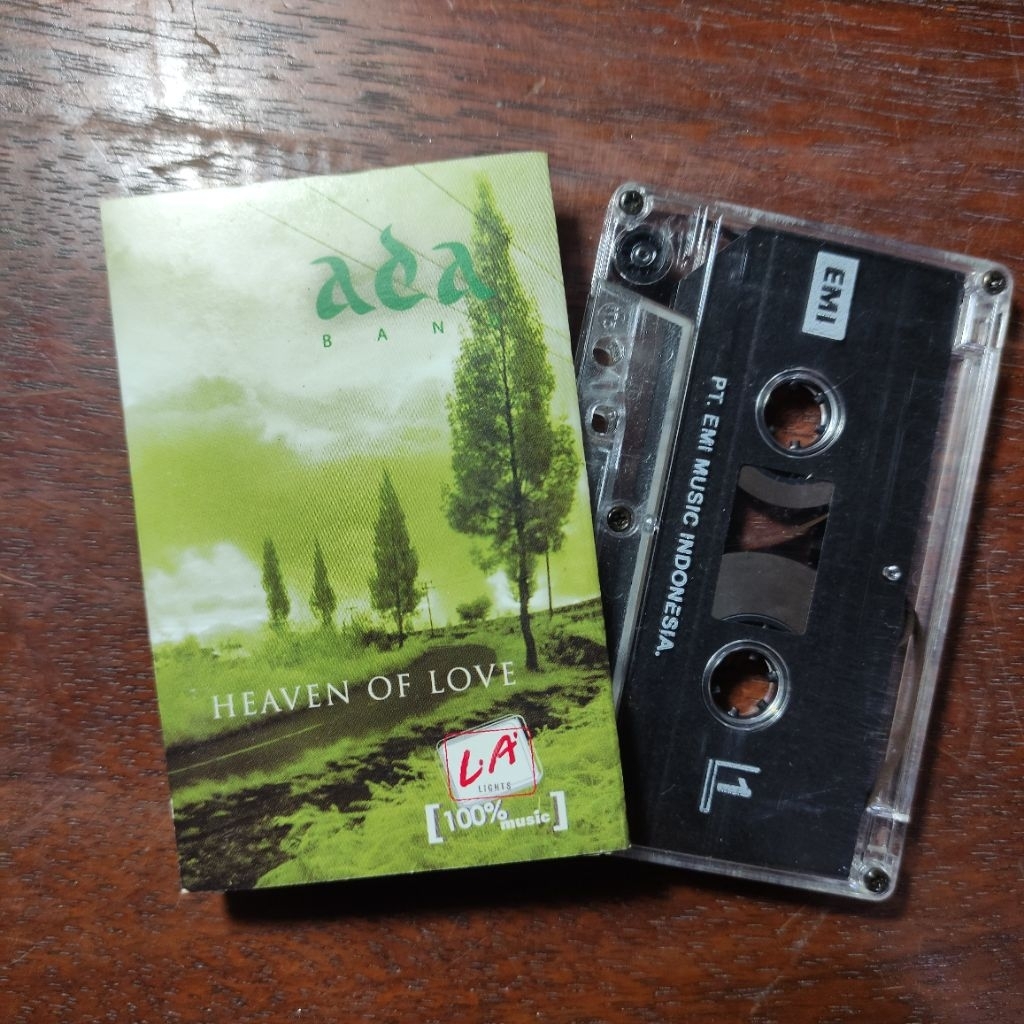 Kaset Pita Ada Band
