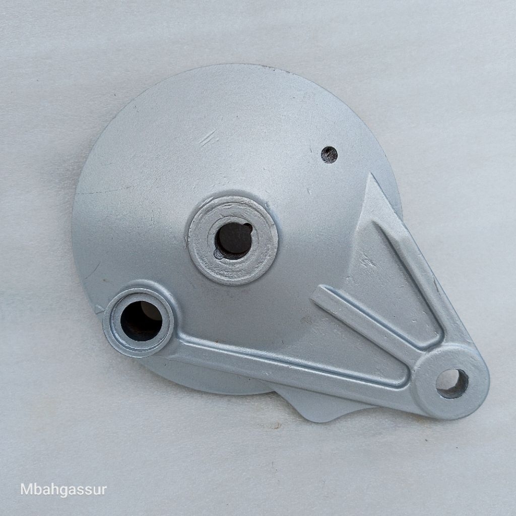 panel tutup tromol dudukan kampas rem belakang Honda karisma/ Revo absolute/ fit new/ Supra x 125/ K