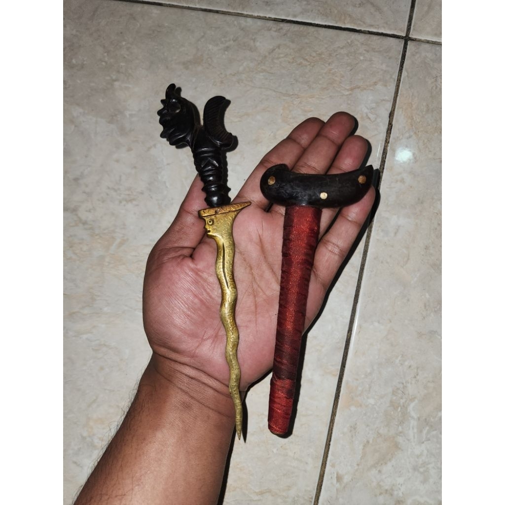 barang peninggalan mbah krisjadul koleksi langka unik antik