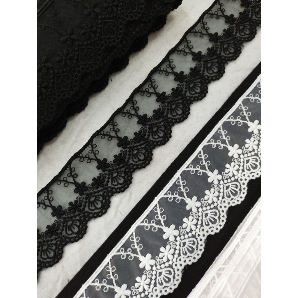 Renda Bordir Tile Hitam Putih 5cm
