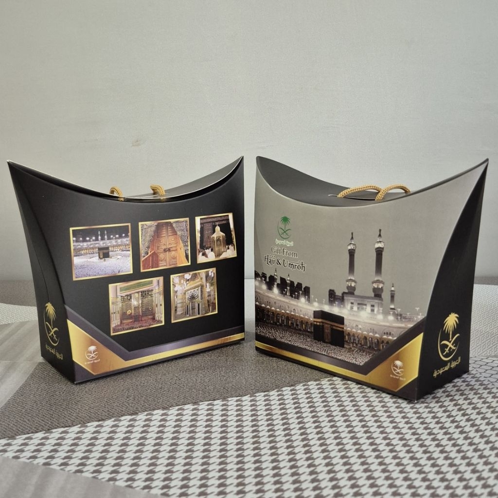 

Tas Paperbag Oleh-oleh Haji & Umroh