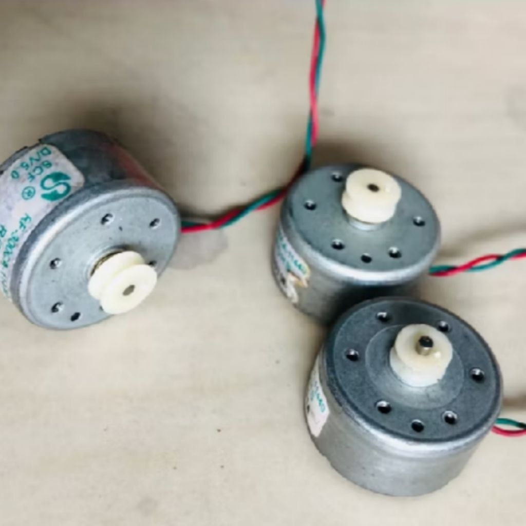 DINAMO DC GENERATOR LED DINAMO DVD PLAYER DINAMO GENERATOR LAMPU LAYANGAN