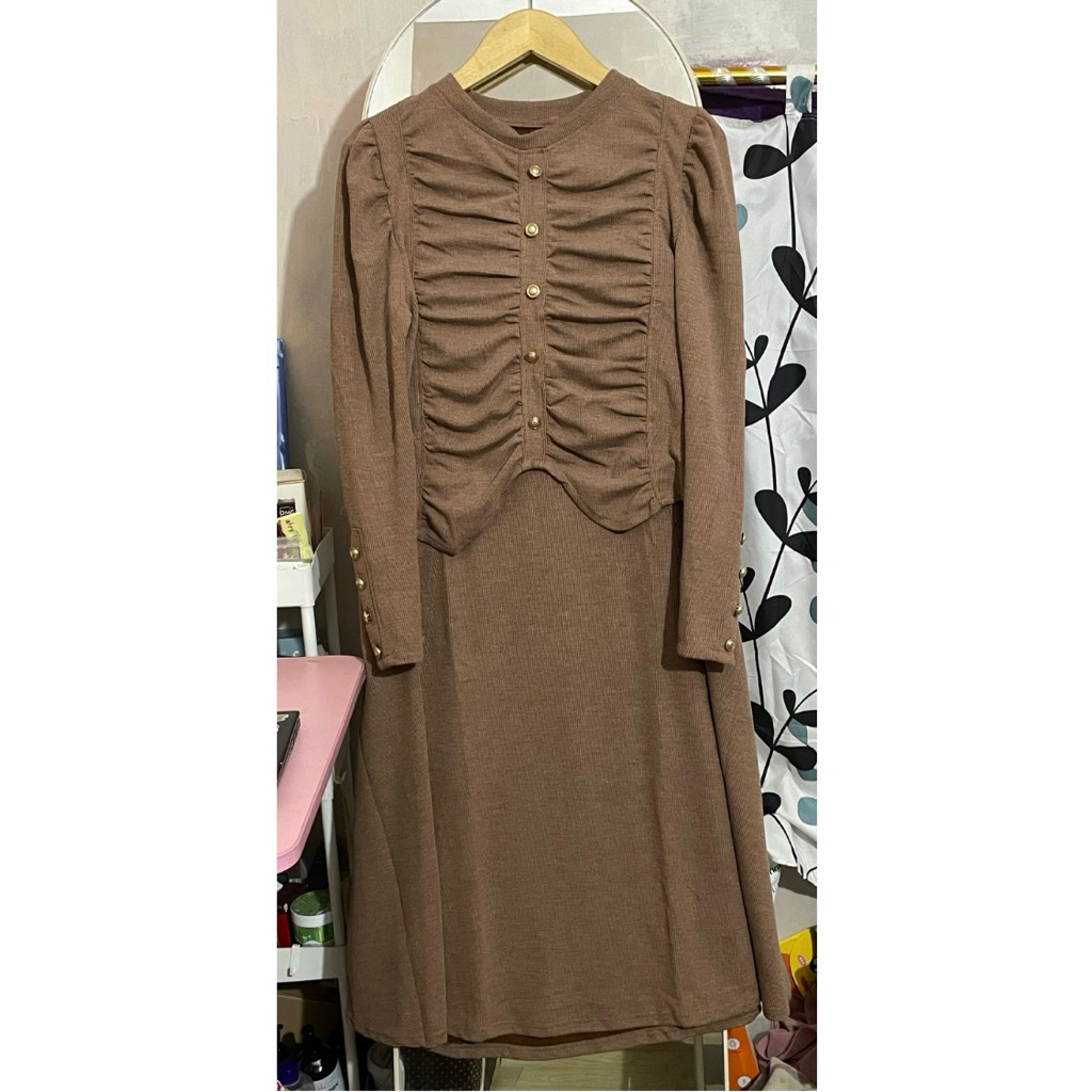 (New Jual Rugi) Setelan Rok Blouse Knit Rajut Lengan Inara Brand Clarke Impor BKK