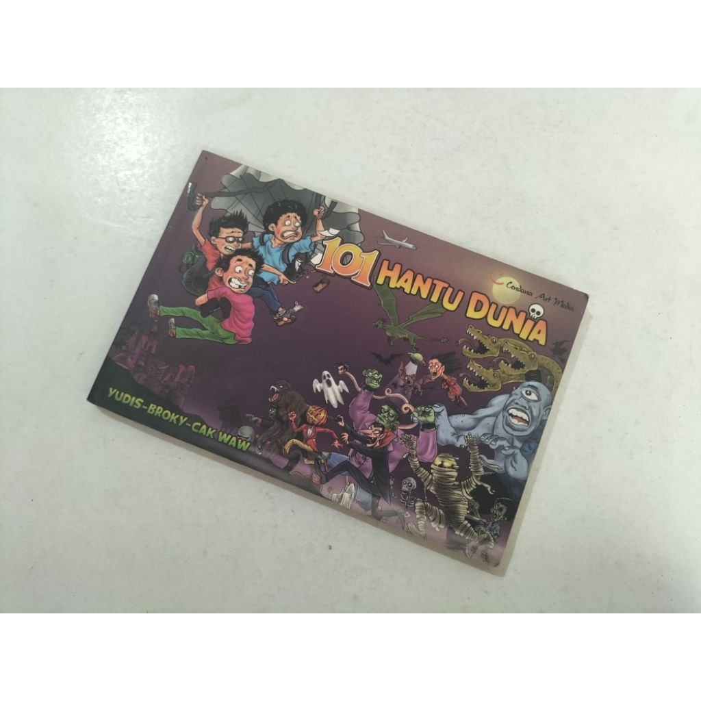 Komik 101 Hantu Dunia (kkm), karya Yudis dkk