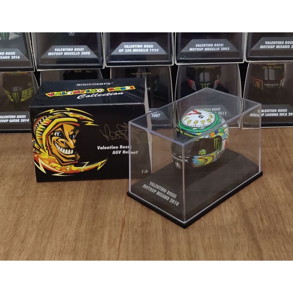 Minichamps Valentino Rossi 1/8 helmet MotoGP Misano 2010.