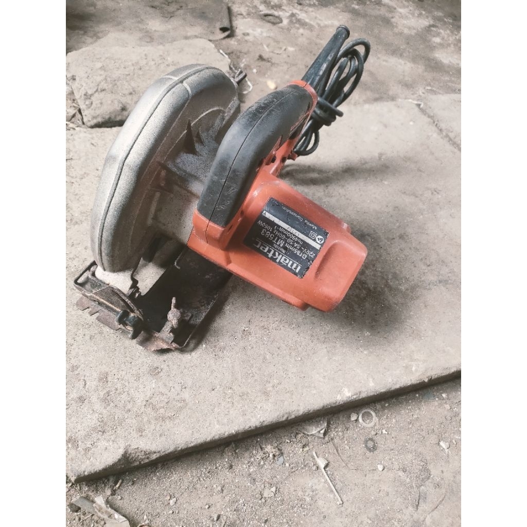Circular saw maktec type MT583 kondisi second normal siap pakai