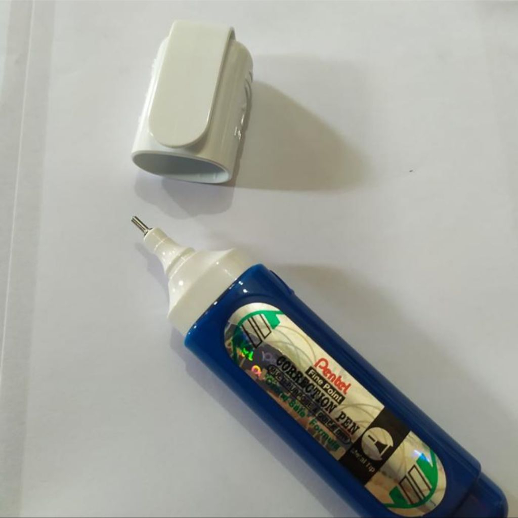 

Tip-eX Pentel 1 pak isi 12 pcs / Tipe-X Pentel Correction Pen