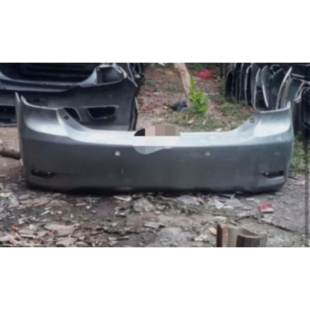 bemper belakang toyota altis 2011