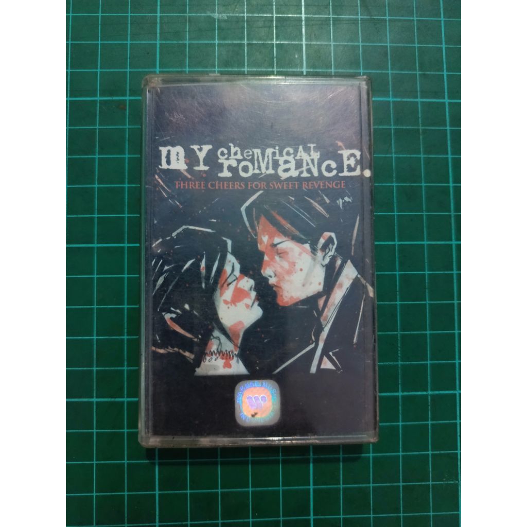 KASET PITA CASSETTE TAPE MY CHEMICAL ROMANCE MCR - THREE CHEERS FOR SWEET REVENGE ORIGINAL