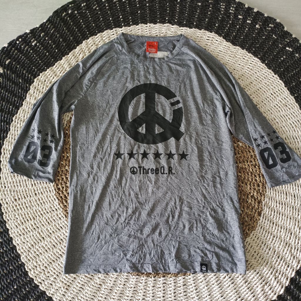 kaos oblong three QR