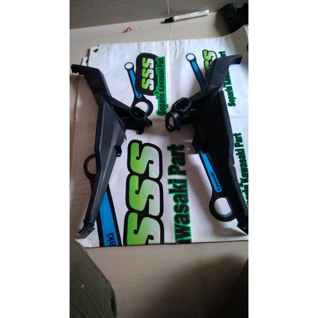 spakbor belakang versys 650 new 2021 dan versys 1000 sepasang original