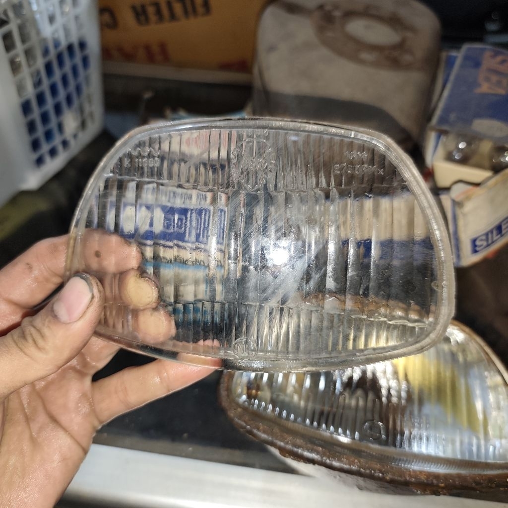 kaca lampu  vespa super sprint siem original copotan
