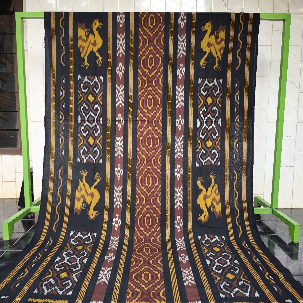 Kain Tenun Halusan Motif Ayam Kasuari