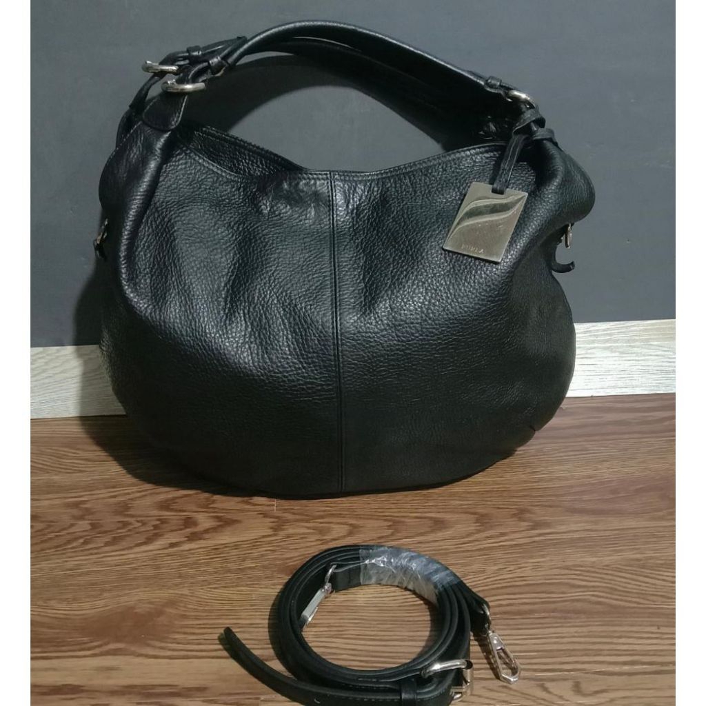 Tas Wanita Hobo / Sling Bag Furla Kulit Asli Second Branded