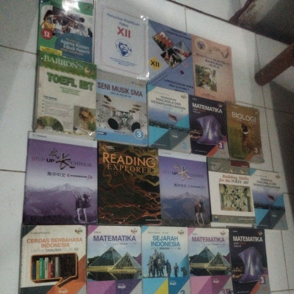 

1Set BUKU MIA 12 Sutomo 1