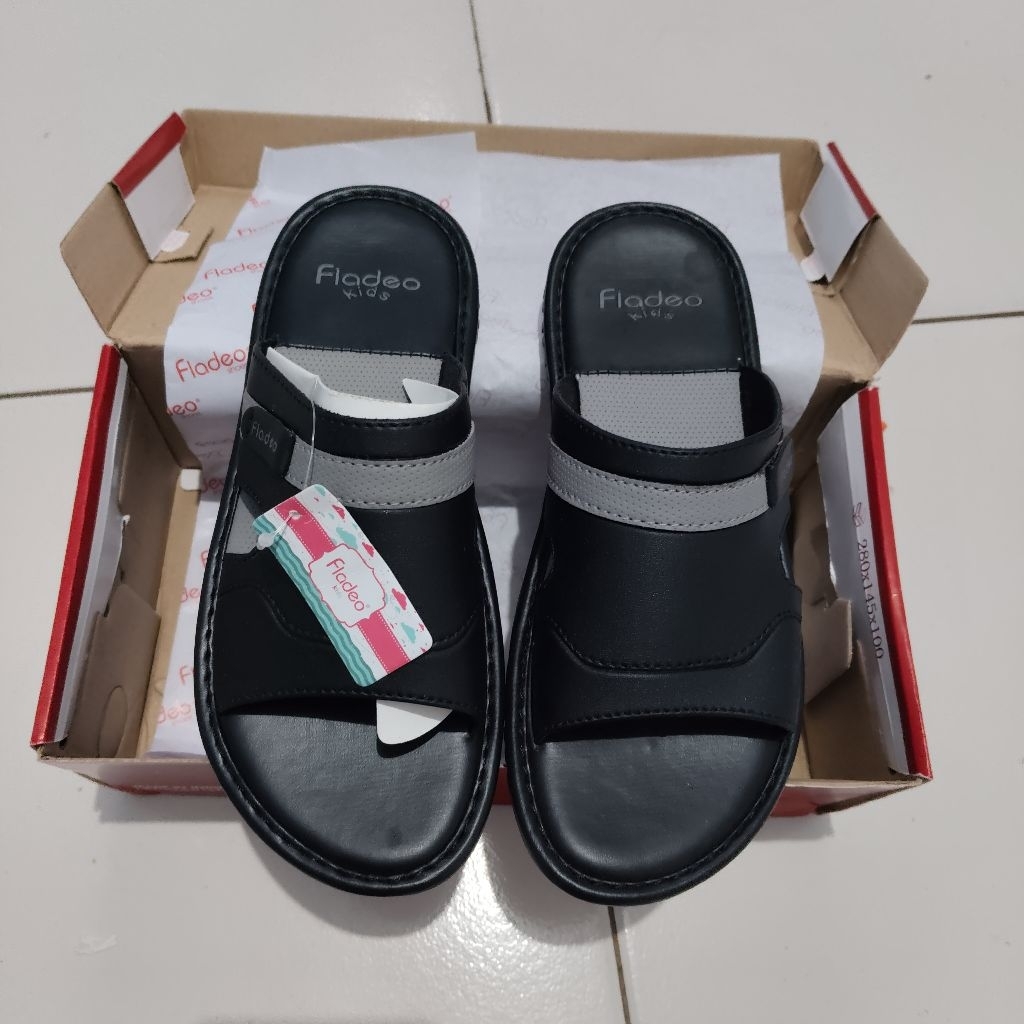 Sandal Fladeo Anak Laki-laki Hitam size 34