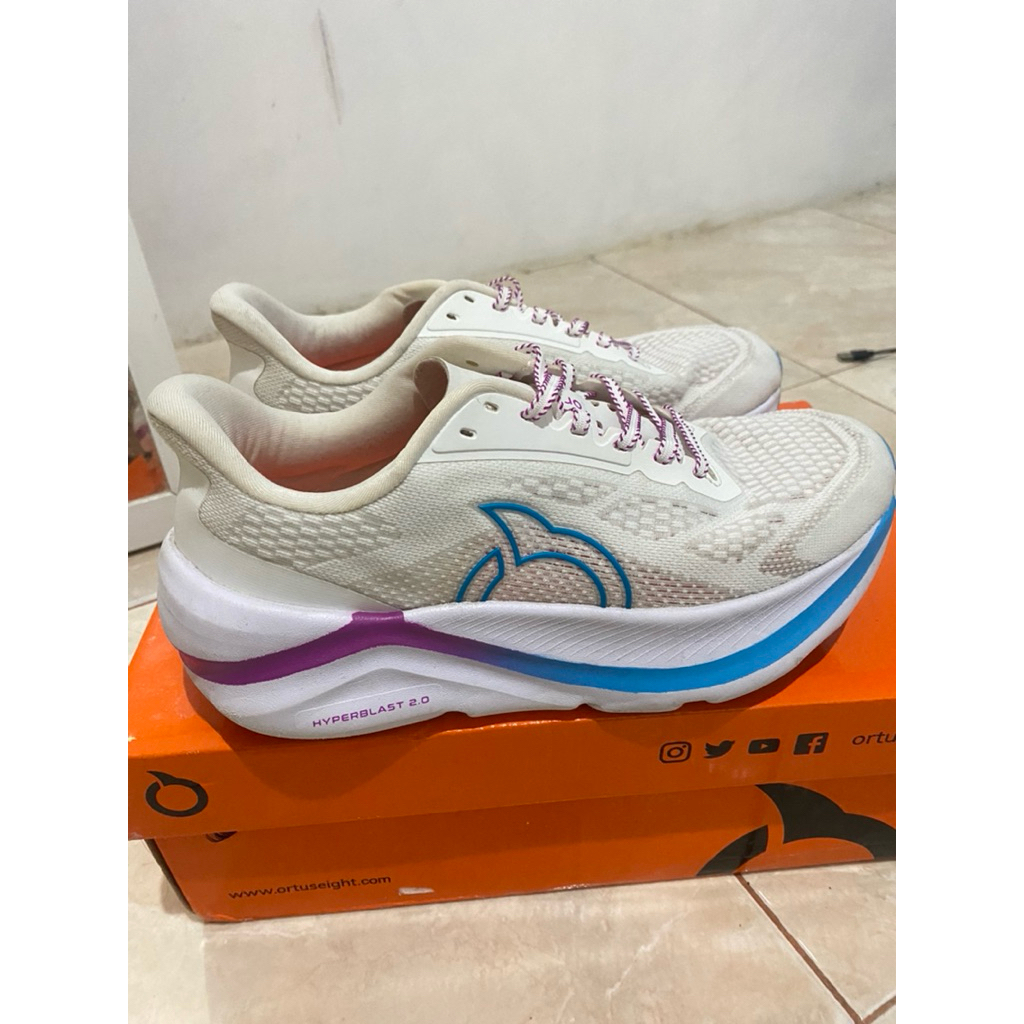 Sepatu Running Ortuseight Hyperblast 2.0 . Prelov ORI Second + Free kaos kaki