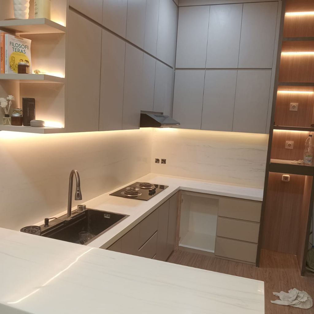 Avaro solid surface