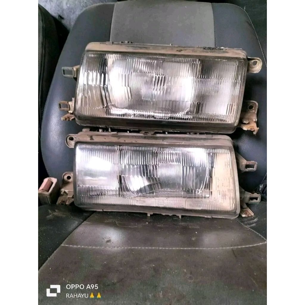 lampu depan kanan kiri copotan Ford laser