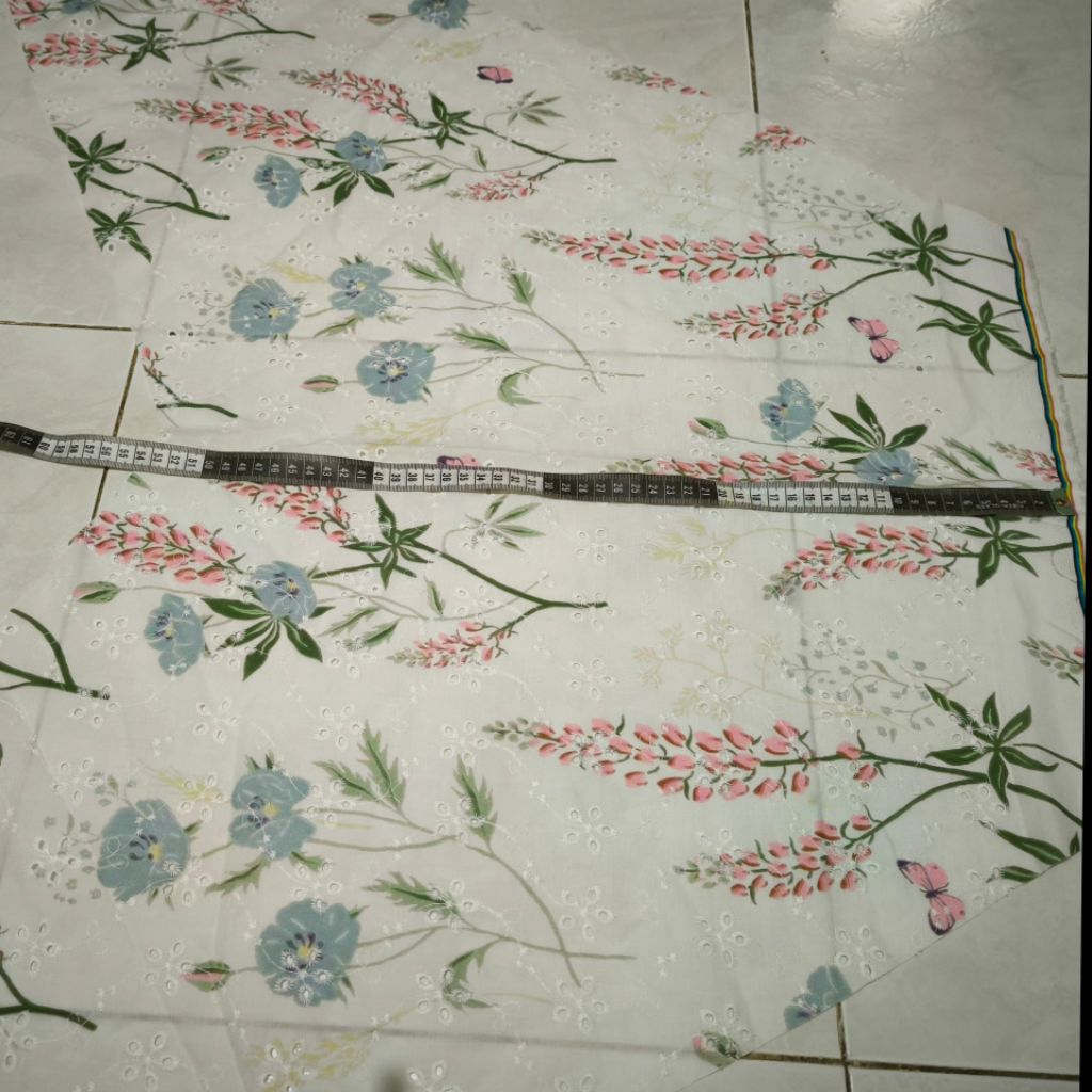 Kain Perca Lebar Kiloan Murah Jenis Kain Wolpeach, Wollycrepe, Jetblack, Wolfis, Tile, Tulle, Katun 