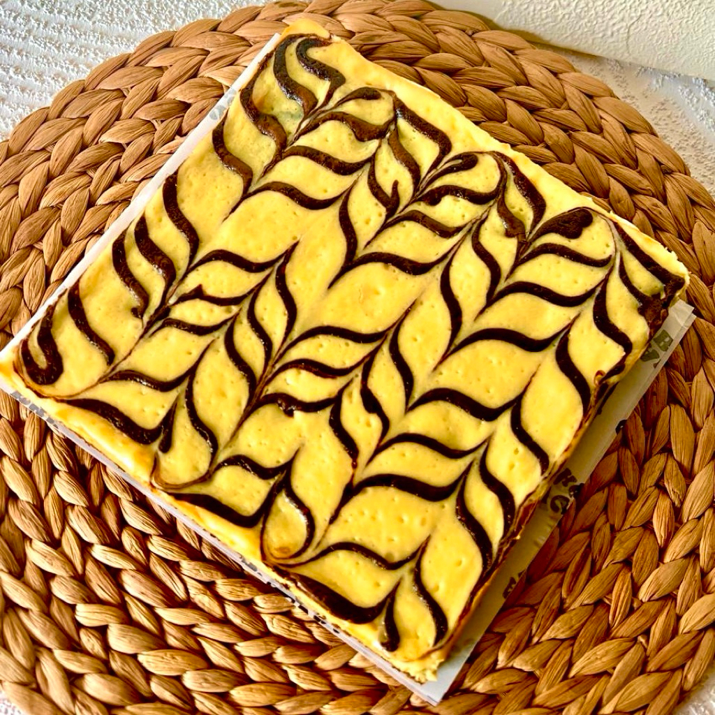 

READY AnyBakes Fudgy Brownies Dark Chocolate Cream Cheese