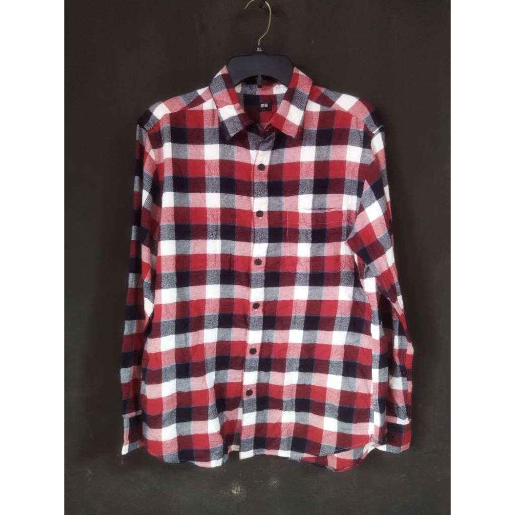 Kemeja flannel uniqlo merah hitam size L