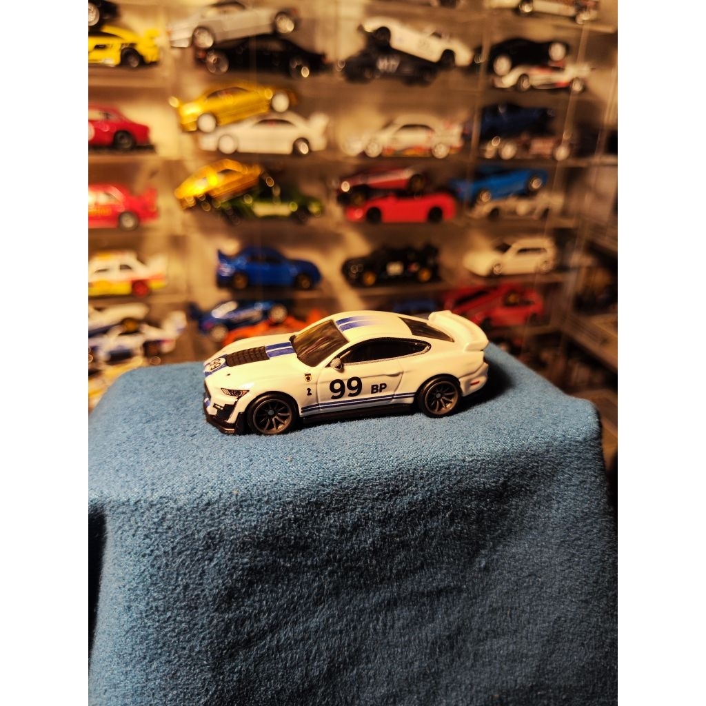 hotwheels boulevard ford shelby gt500 loose