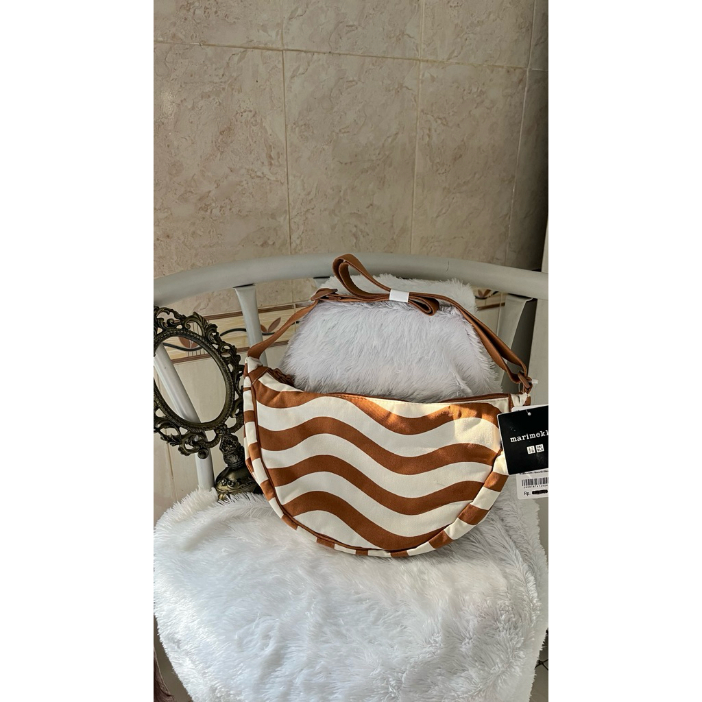 Tas UNIQLO X MARIMEKKO ROUND Mini Shoulder Bag