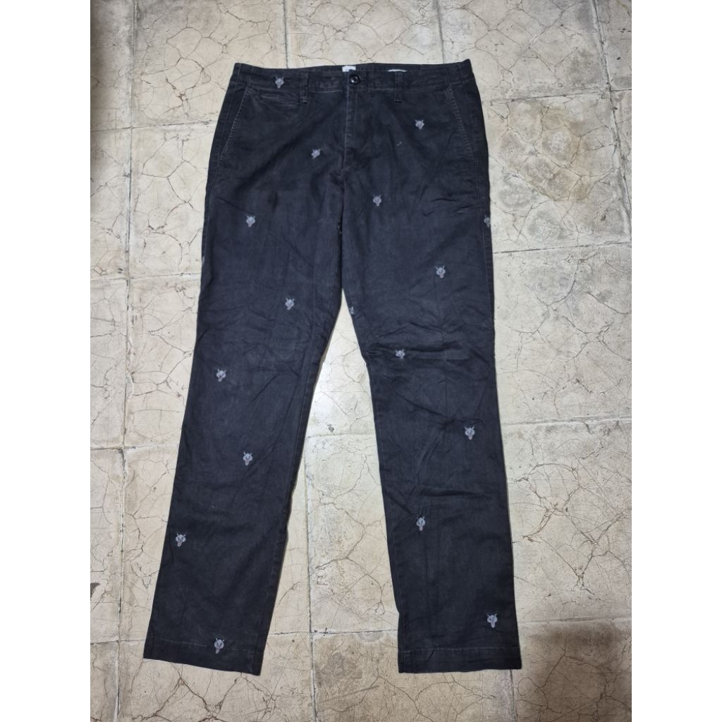Celana Chinos GAP Motif Pria(34)