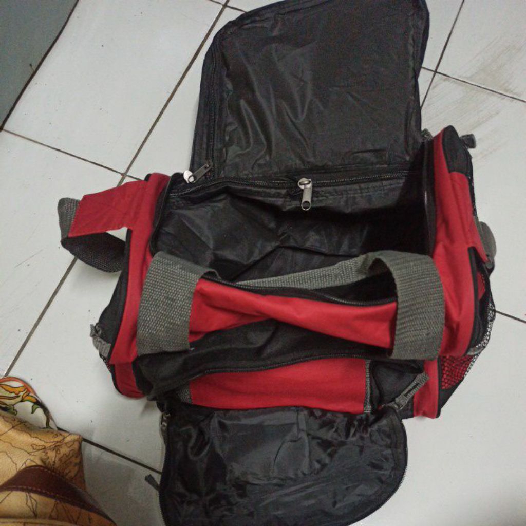 Tas olahraga/ travel bag Kumho Tires second