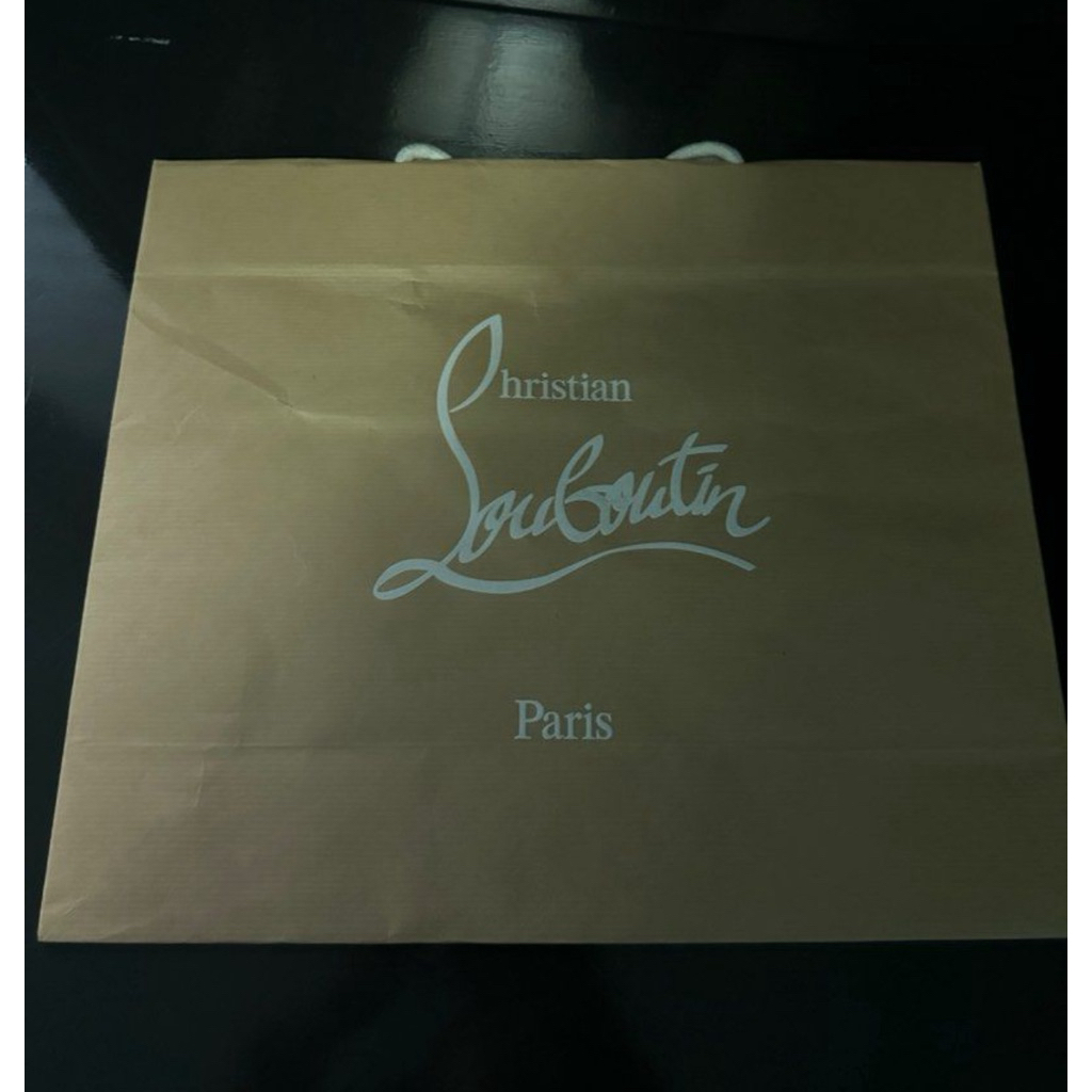 

paperbag christian loubutin