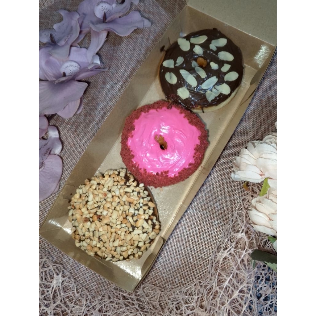 

DOMINI ADIKNYA DONAT