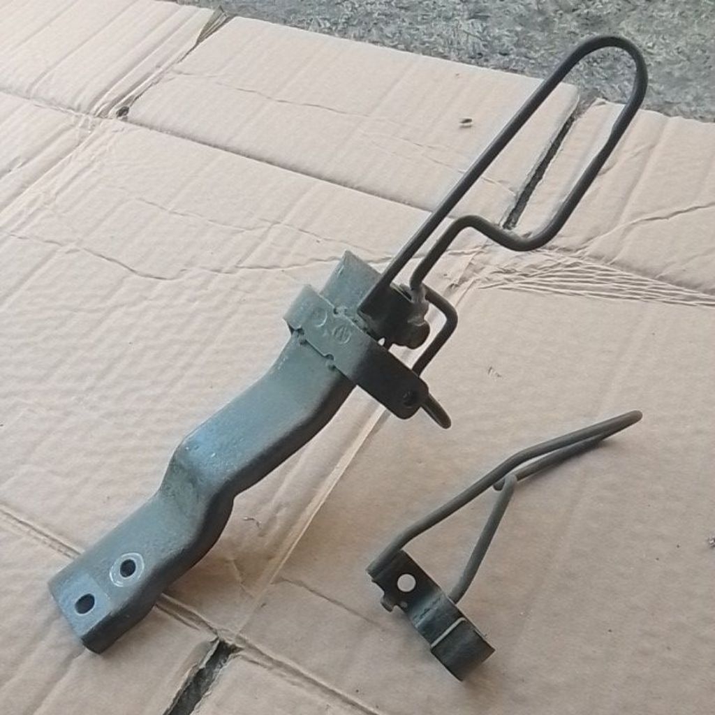 BREKET SPAKBOR DEPAN MIO SPORTY ORIGINAL