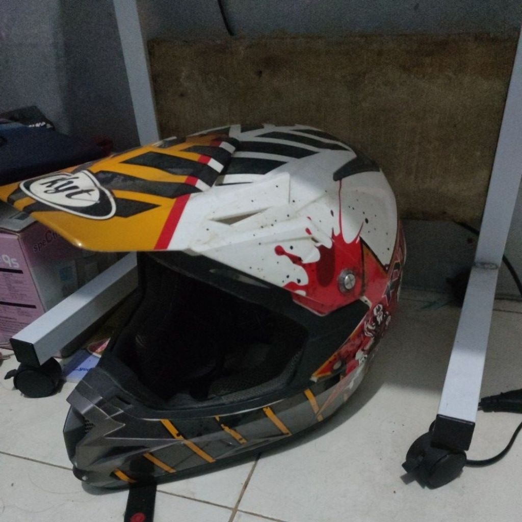 helm KYT/KYT/the racecraft/helm cowok