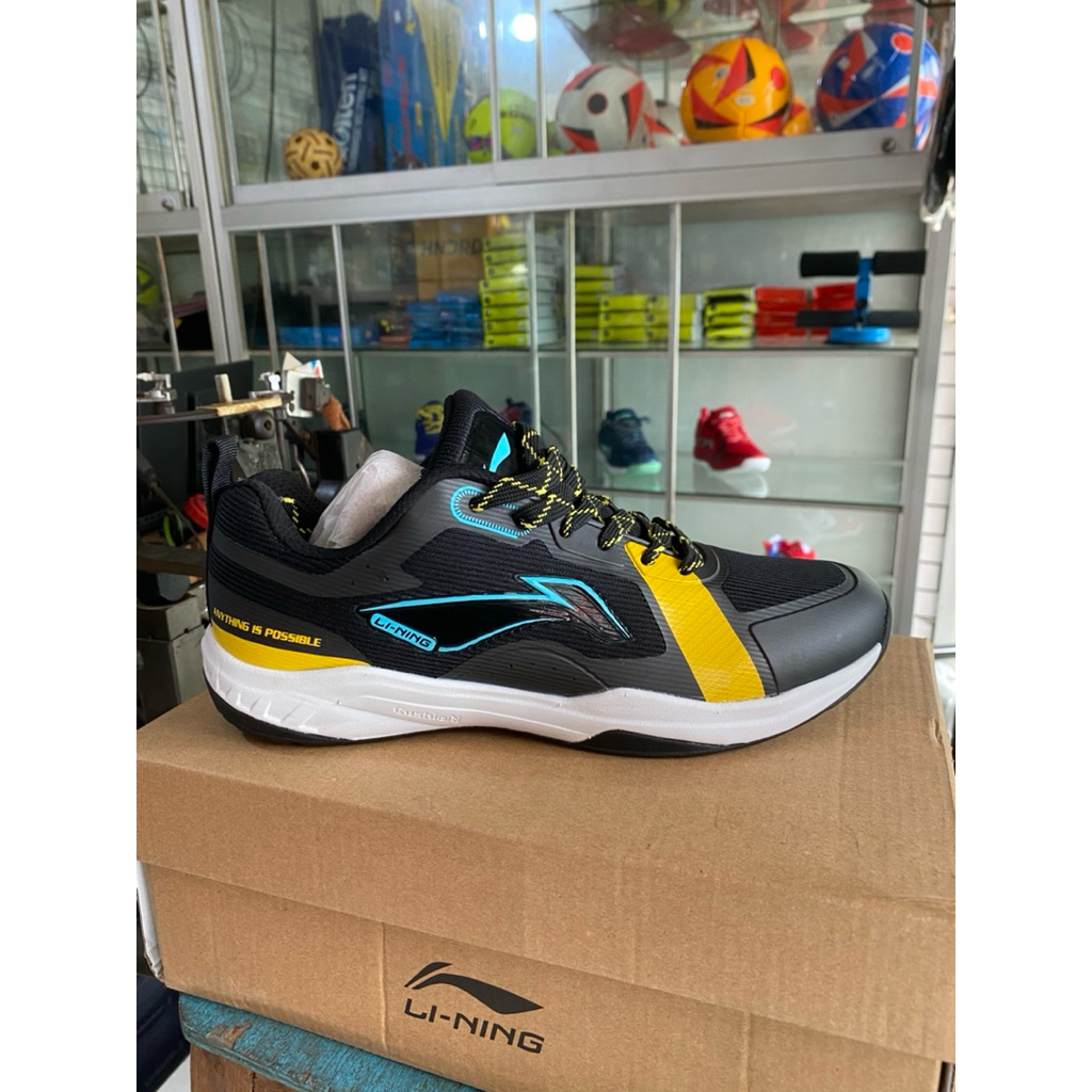 LI-NING AERO LITE BLACK YELLOW BLUE sz 42