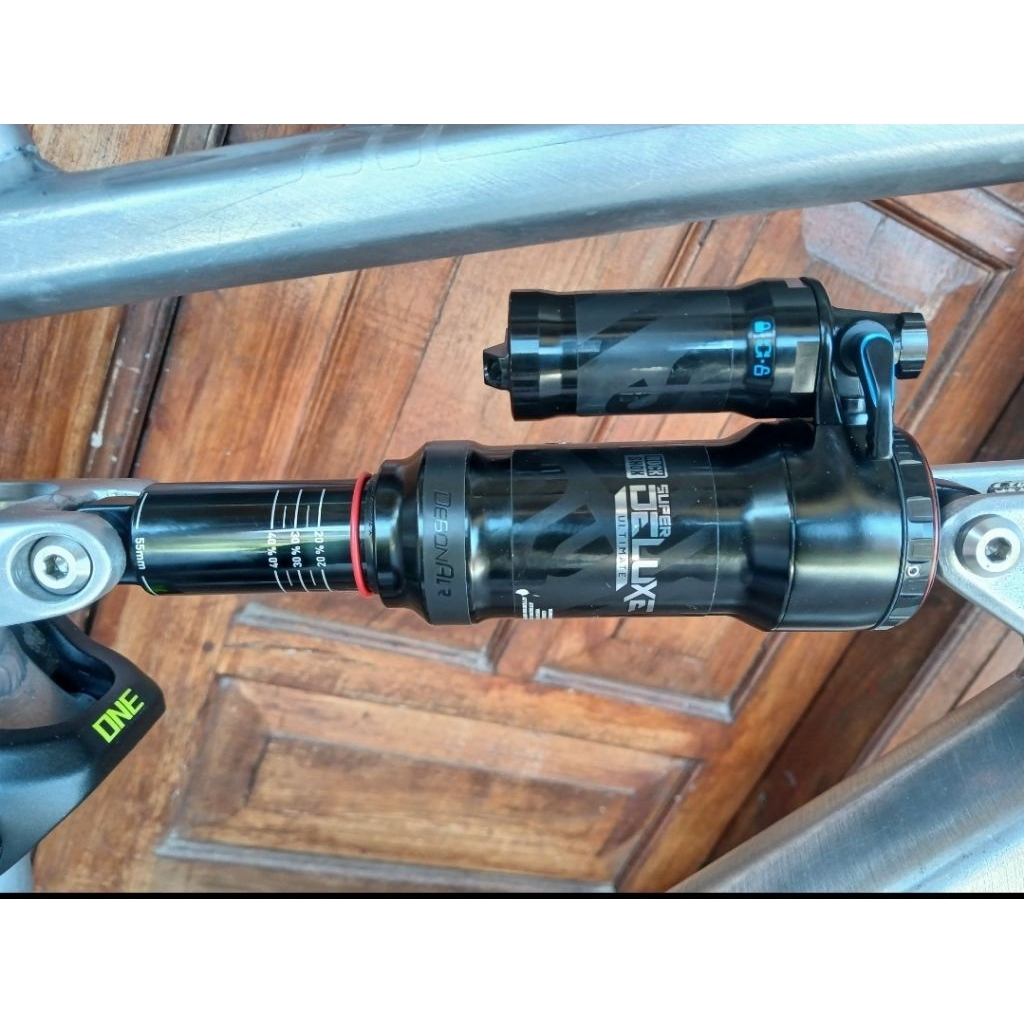 rockshox super deluxe ultimate 210mm rear shock 210 55 sepeda mtb enduro