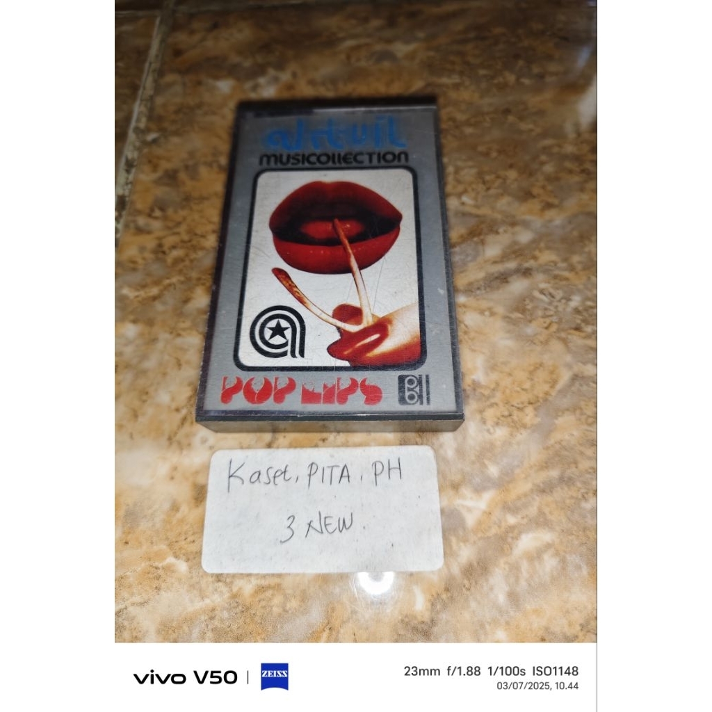 Kaset Pita - Pop Lips