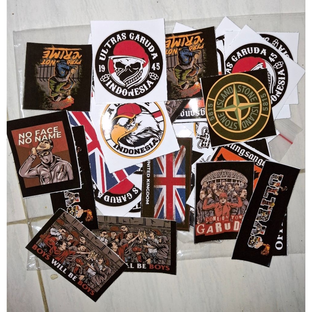 

[15 Pcs] Stiker Ultras Bahan Vinyl Tidak Mudah Sobek & Warna Pekat
